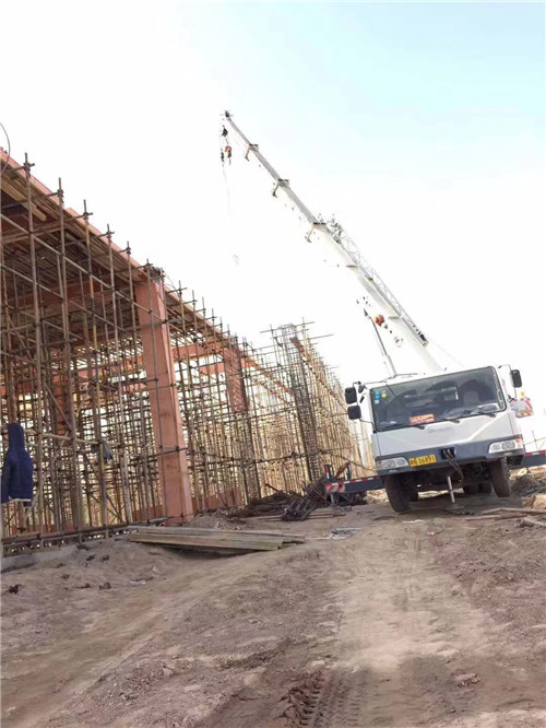 稻城县25 吨、50 吨吊车怎么选？多大重量 / 半径适合对应车型？