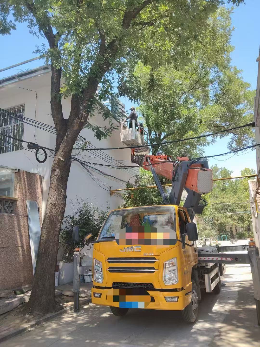 稻城县高空作业车能吊装重物吗？最大承载多少公斤？